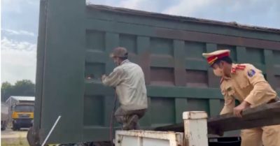 Cập nhật tối 24/6: Gần một nửa thí sinh dưới điểm trung bình môn Toán lớp 10; Xe tải cơi nới bị cắt thùng ngay trên cao tốc Hà Nội – Thái Nguyên