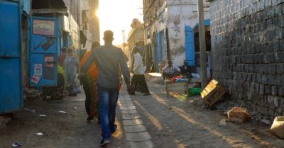 Nam thanh niên mắc đậu mùa khỉ chạy trốn từ Thái Lan sang Campuchia