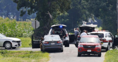 Tin sáng 12/8: Công an TP. HCM thu hơn 56 nghìn sổ hộ khẩu; Người đàn ông tìm cách xâm nhập trụ sở FBI