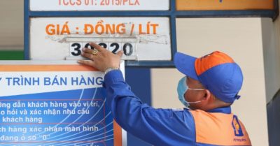 Tin tối 30/8: Giá dầu có thể tăng tới 3.000 đồng/lít; Vụ lớp 1 đóng tiền bàn ghế: Cô giáo nhận lỗi phát ngôn “nhập gia tùy tục”