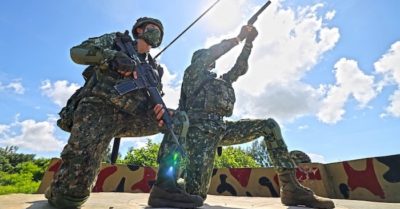 Quân đội Đài Loan nổ súng vào 3 máy bay không người lái Trung Quốc