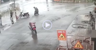 Video: Xe máy không người lái băng sang đường, tự đi đổ xăng