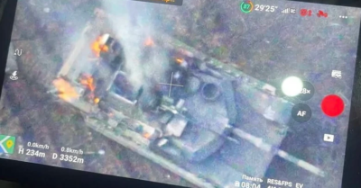 Lính Nga đốt xe tăng Abrams nổi tiếng của Mỹ