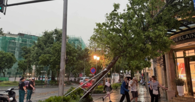 Miền Bắc hứng chịu siêu giông hiếm gặp gây thiệt hại nặng