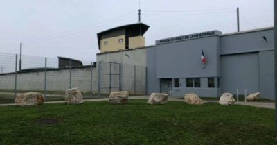 Phạm nhân vượt ngục táo bạo trong hành lý bạn tù