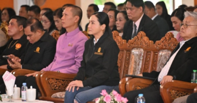 Bộ trưởng Giáo dục Thái Lan gây tranh cãi vì quần jean rách