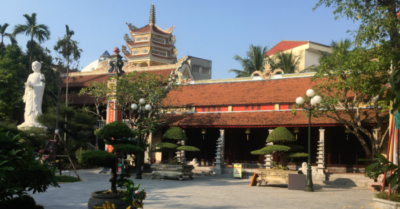 Thiền trong gia đình hay giận chồng khăn gói lên chùa?