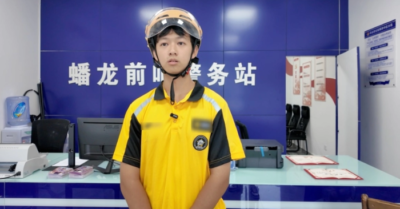 Shipper cứu người mắc kẹt nhờ gối máu