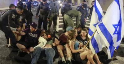Israel đối mặt biểu tình đòi ngừng chiến Gaza
