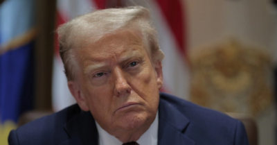 Tỷ lệ ủng hộ tổng thống Trump chạm đáy nhiệm kỳ hai theo khảo sát mới