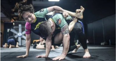Johnny Trí Nguyễn cảm ơn cô gái MMA đánh bại thanh niên xăm trổ khiêu khích