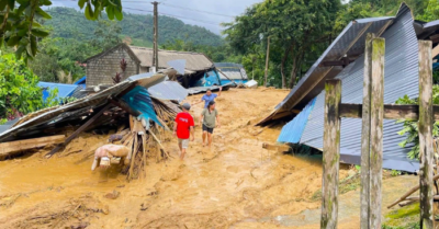 30 phút lũ càn quét bản làng, người dân nháo nhào tháo chạy