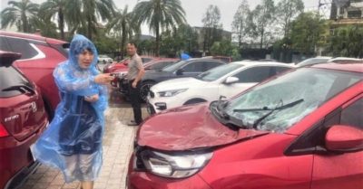Hà Tĩnh: Hàng loạt ô tô hư hỏng nặng khi đỗ tránh ngập bão Kajiki