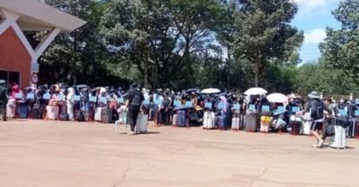 Hơn 350 công dân Việt Nam được Campuchia trao trả tại cửa khẩu Xa Mát