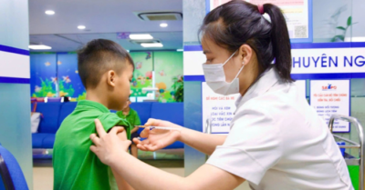Tiêm vaccine phòng cúm mùa để giảm nguy cơ biến chứng