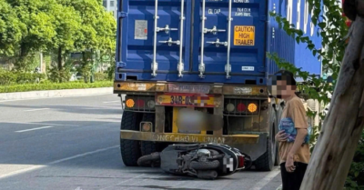 Ô tô đầu kéo lùi xe gây tai nạn ở Hà Nội, một phụ nữ tử vong