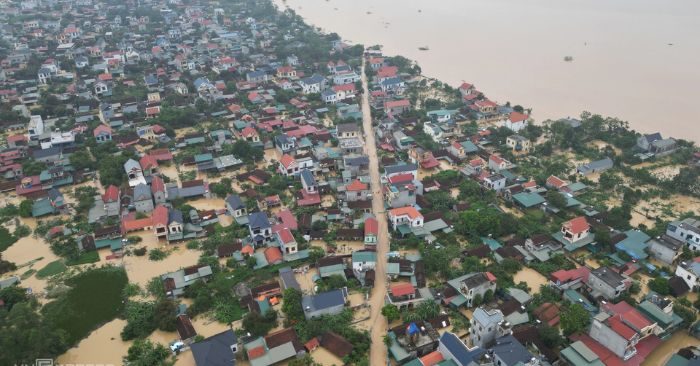 Hàng chục nghìn ngôi nhà ở Thanh Hóa chìm trong biển nước