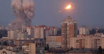 Kiev rung chuyển vì Nga không kích trúng tòa chính phủ