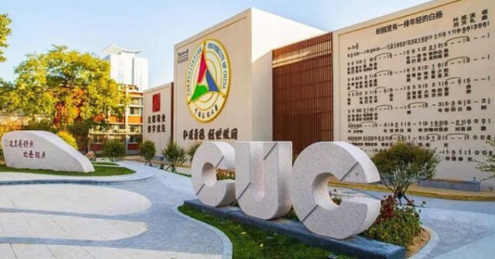 Cô gái bị ép tẩy trang trong kỳ thi Bắc Kinh