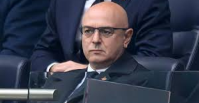 Daniel Levy rời Tottenham sau hai thập kỷ rưỡi