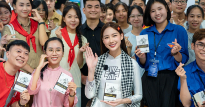 Izara Thiên Nga và Anh Thy mang năng lượng tích cực đến triển lãm cà phê