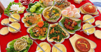 Cô gái Hà Nội ở Australia làm mâm cỗ chay 13 món đẹp mắt cúng Rằm tháng 7