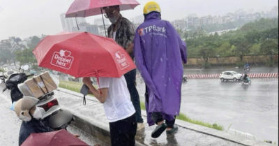 Người phụ nữ nghi bị sét đánh Long Biên