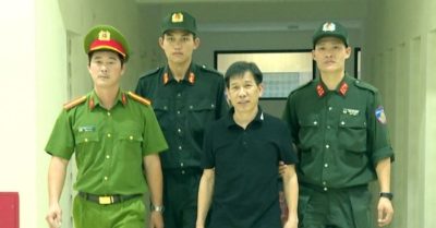 Quân sư kín tiếng đứng sau Vi “ngộ” lộ diện