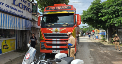 Tài xế và chủ xe ben bị phạt hơn 120 triệu đồng vì chạy vào đường cấm, chở quá tải
