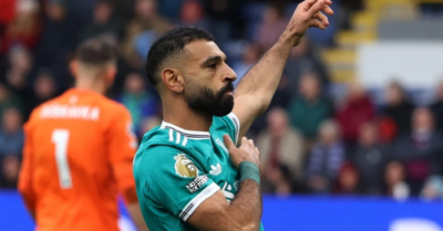 Liverpool thắng nhờ quả phạt đền phút bù giờ