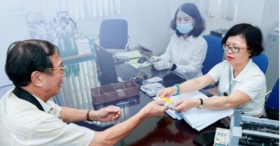 Đóng BHXH 20 năm nhưng chưa đủ tuổi hưu, người lao động được lựa chọn