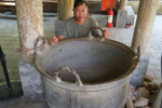 Đổi nhà sàn lấy nồi đồng cổ khổng lồ tại Thanh Hóa