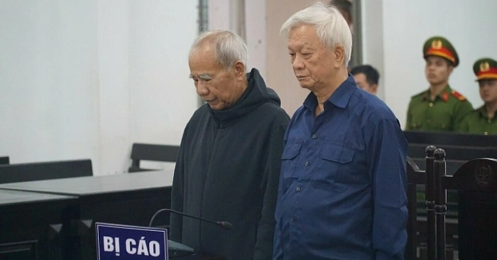 Hai cựu thiếu tướng cùng nhiều cựu lãnh đạo Khánh Hòa bị xét xử trong vụ giao trái phép đất sân bay Nha Trang cho doanh nghiệp.