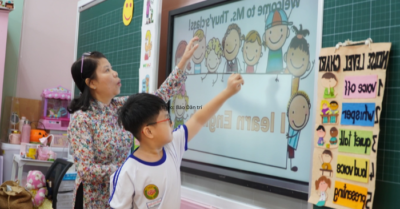 IELTS nhỏ tuổi: Khoảng cách giữa điểm số và năng lực thực tiễn