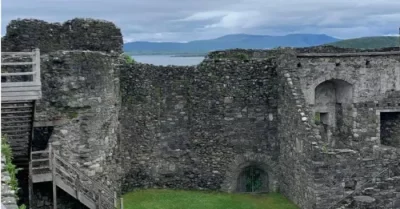 Hai nữ du khách Mỹ bị nhốt trong lâu đài cổ ở Scotland