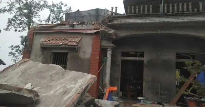 nhà sập sau tiếng nổ lớn ở Hưng Yên