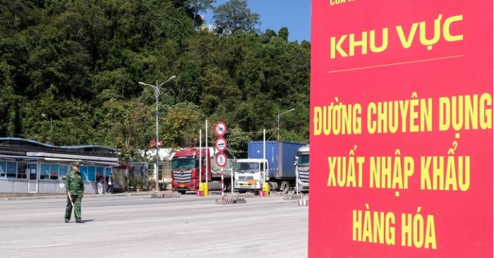 thông quan cửa khẩu