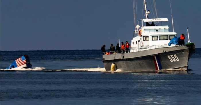 tuần duyên Cuba nổ súng vào tàu Mỹ