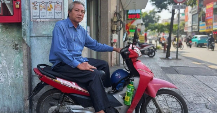 Xe ôm truyền thống tại TP.HCM: Những bánh xe cũ lạc nhịp giữa dòng chảy số