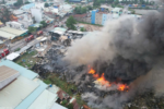 Cháy kho hàng TP HCM trong khu dân cư, lửa kéo dài hơn 3 giờ