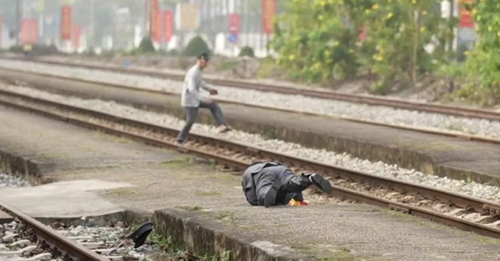 băng qua đường sắt