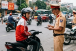 Cảnh sát giao thông siết chặt xử lý các lỗi lái xe thường bị xem nhẹ theo quy định mới