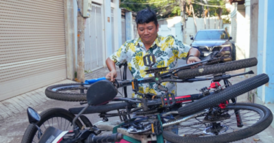 Thầy giáo tại Vũng Tàu hồi sinh hơn 400 xe đạp cũ tặng người nghèo mưu sinh