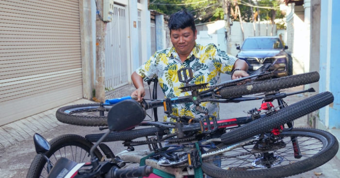 Thầy giáo tại Vũng Tàu hồi sinh hơn 400 xe đạp cũ tặng người nghèo mưu sinh