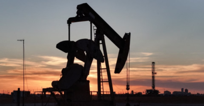 Thị trường dầu mỏ: Giá dầu lao dốc do triển vọng nguồn cung hồi phục