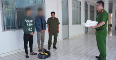 Tín dụng đen: Hai thanh niên rải tờ rơi cho vay bị bắt tại Đồng Tháp