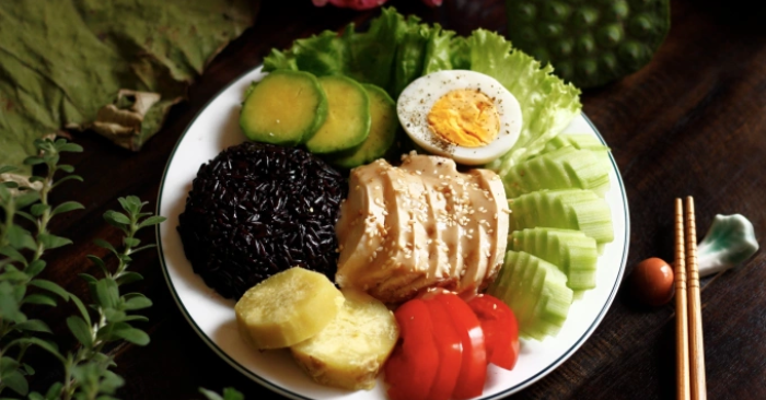 Sai lầm gây hại cho thận từ chế độ ăn tưởng lành mạnh