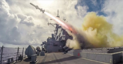 Tàu khu trục Mỹ nổ súng và bắt giữ tàu hàng Iran sau khi bắn thủng khoang máy tại Vịnh Oman