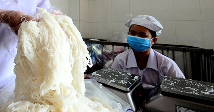 Xưởng bún xả thải trái phép bị phạt hơn nửa tỷ đồng