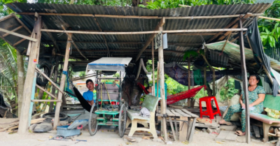 An Giang: Nghĩa tình của người con liệt hai chân giữa vòng vây bệnh tật